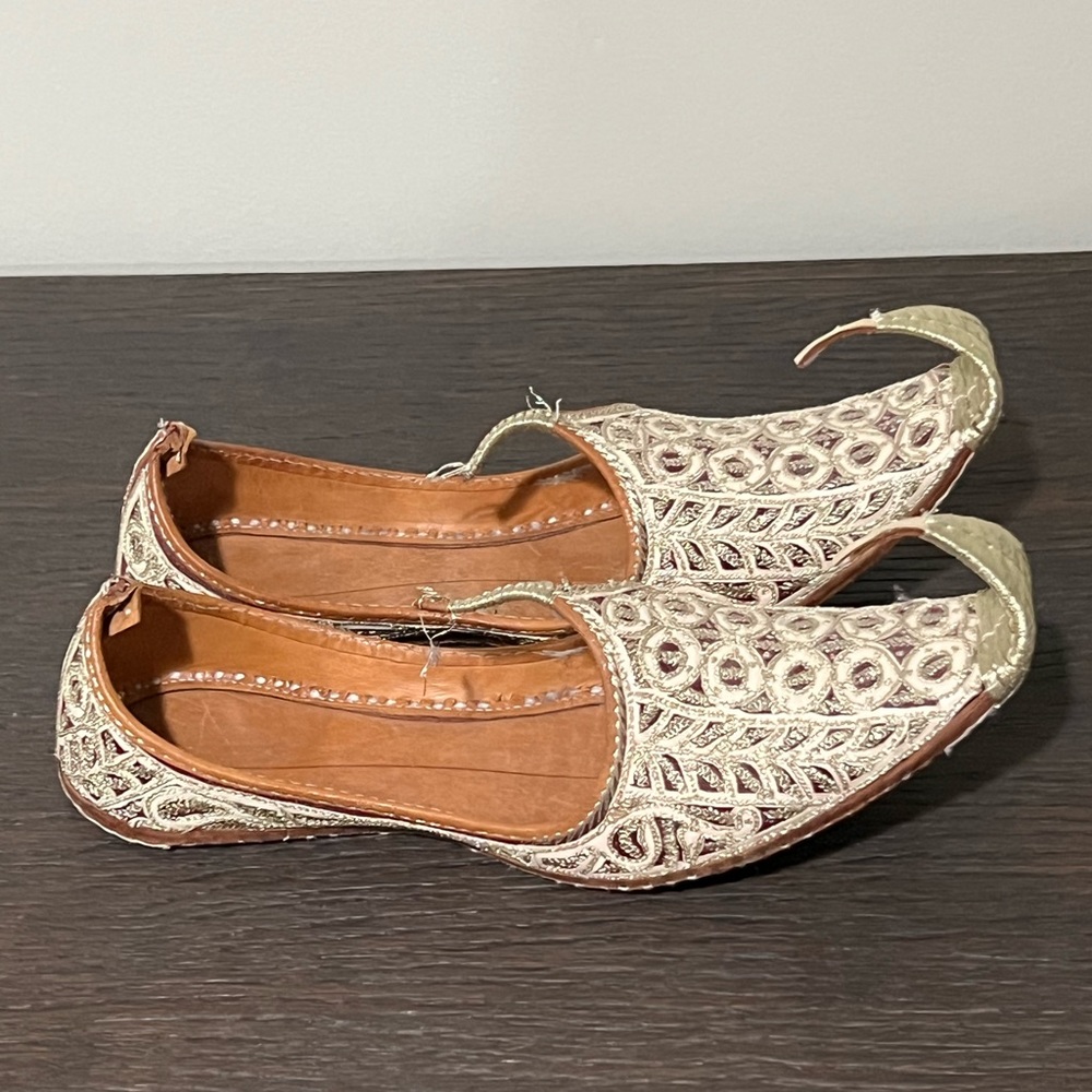 Vintage Persian Aladdin Genie Slippers. Great handmade slippers.